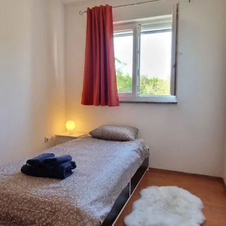Ron - Spacious Garden Holiday home *